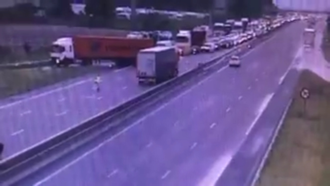 Inondations : l’A13 fermée dans les deux sens entre Poissy et Les Mureaux, ce matin 