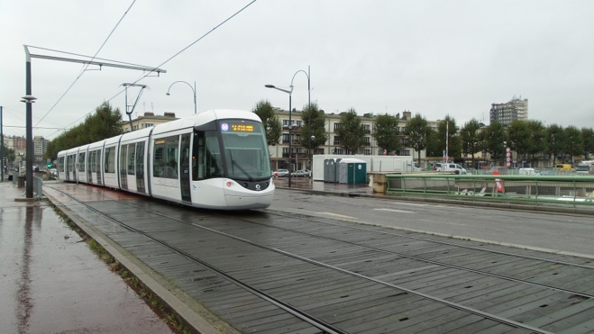 Voiture contre rame de métro à Rouen : un blessé léger, 150 passagers évacués 