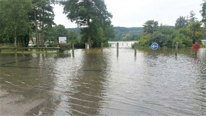 La base de loisirs de Brionne est à son tour complètement inondée - Photo © Préfecture 27/Twitter La base de loisirs de Brionne est à son tour complètement inondée - Photo © Préfecture 27/Twitter