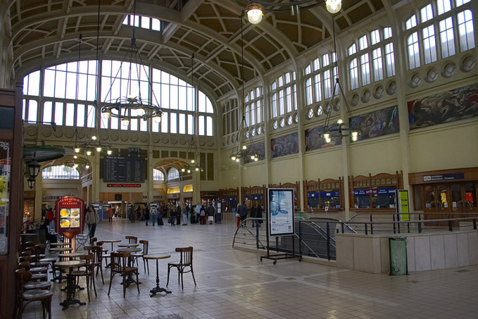 Les faits se sont déroulés dans le hall de la gare de Rouen - illustration Les faits se sont déroulés dans le hall de la gare de Rouen - illustration