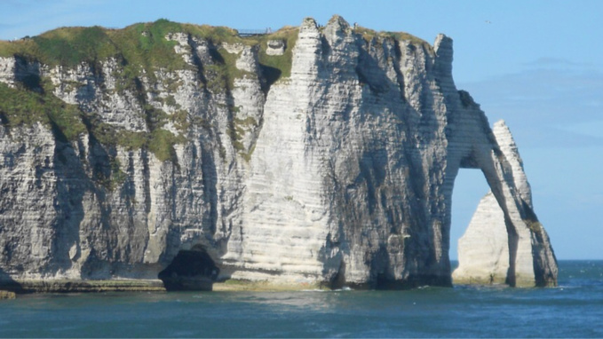 Le trou à l’homme a Étretat - illustration @Pixabay Le trou à l’homme a Étretat - illustration @Pixabay