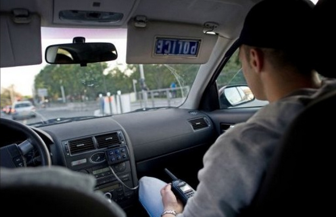 L'automobilste a refusé de s'arrêter à un contrôle de police - Illustration L'automobilste a refusé de s'arrêter à un contrôle de police - Illustration