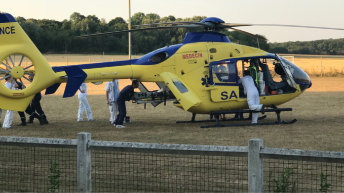 L’hélicoptère du SAMU 76 a dû faire deux rotations pour évacuer les blessés graves vers l’hôpital Charles-Nicolle - illustration @ Infonormandie