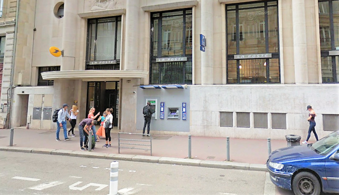 La Poste a été évacuée avant l'arrivée des sapeurs-pompiers - Illustration © Google Maps La Poste a été évacuée avant l'arrivée des sapeurs-pompiers - Illustration © Google Maps