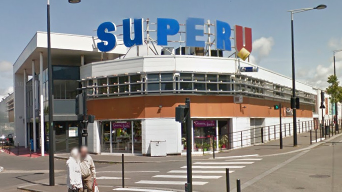 Les agents de surveillance de l'hypermarché ont mis fin au manège des deux voleurs - illustration © Google Maps