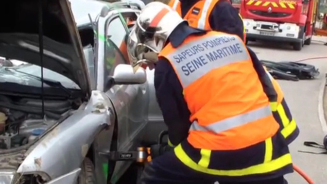 Seine-Maritime : Victime d'un accident, un automobiliste sauvé par un sapeur-pompier de passage