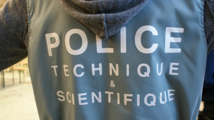 Les services de police sont venus faire des constations - illustration Les services de police sont venus faire des constations - illustration