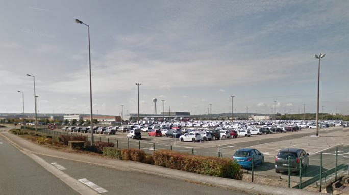Les véhicules ont été dérobés sur les parcs de l'usine Peugeot et de la société Gefco à Poissy - Illustration © Google Maps