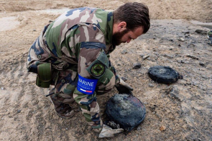 L’obus a été contreminé par les plongeurs démineurs - Illustration @ Préfecture maritime L’obus a été contreminé par les plongeurs démineurs - Illustration @ Préfecture maritime
