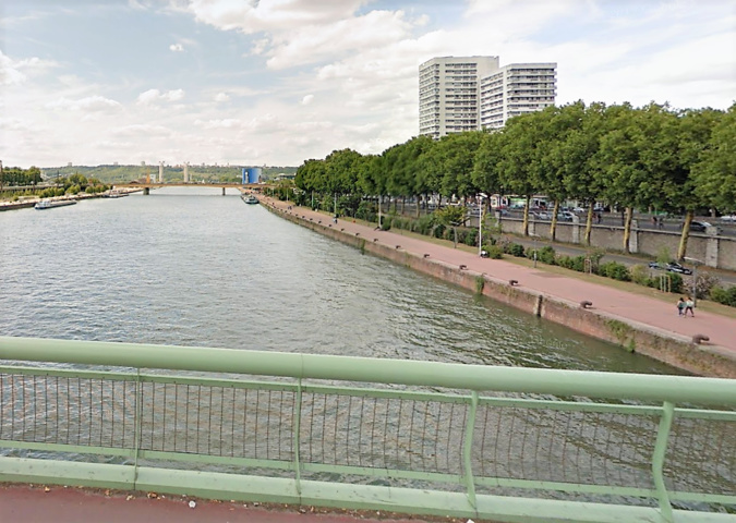 Le quinquagénaire s'est jeté du pont Jeanne d'Arc, à Rouen  - Illustration © Google Maps