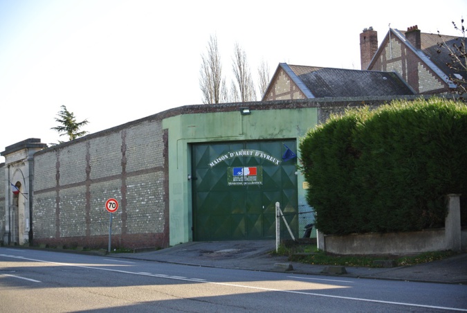 La police a renforcé sa surveillance aux abords de la maison d'arrêt - Illustration © infonormandie La police a renforcé sa surveillance aux abords de la maison d'arrêt - Illustration © infonormandie