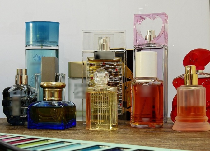 Plusieurs dizaines de références de divers marques de parfums étaient proposées sur la page de la jeune femme - Illustration © Pixabay