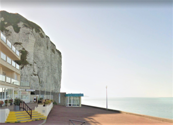 Le corps a été découvert au pied de cette falaise près du Bar O Mètre - Illustration