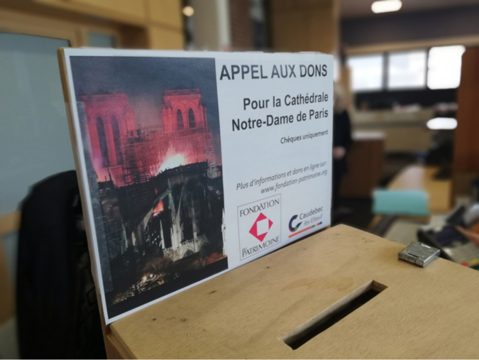 Une urne a été mise en place à la mairie de Caudebec-lès-Elbeuf pour recueillir les dons