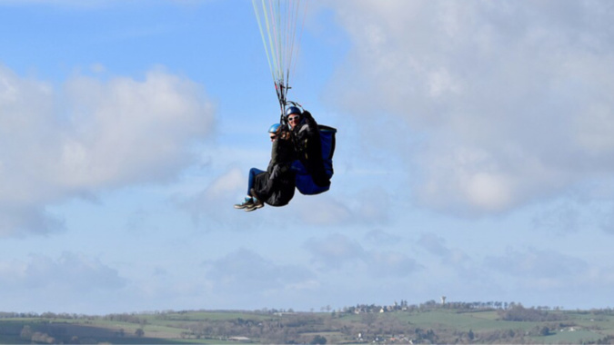 Le parapente piloté par un homme de 67 ans se trouvait à environ 15 mètres d’altitude - Illustration @ Pixabay