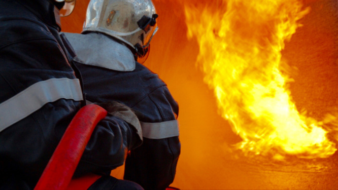 Des moyens importants sont mobilisés par les sapeurs-pompiers - Illustration Des moyens importants sont mobilisés par les sapeurs-pompiers - Illustration