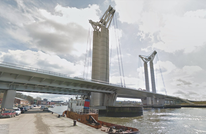 Le pont Flaubert va se lever à de multiples reprises pour laisser passer les bateaux de l'Armada - Illustration