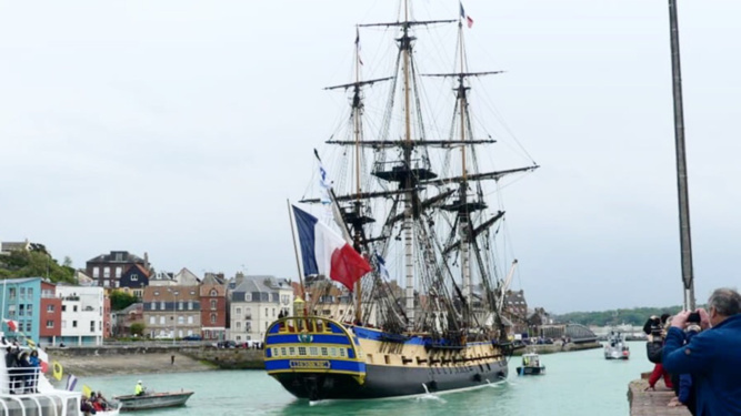 L'Hermione dans le port de Dieppe en mai dernier - Photo © I.C.