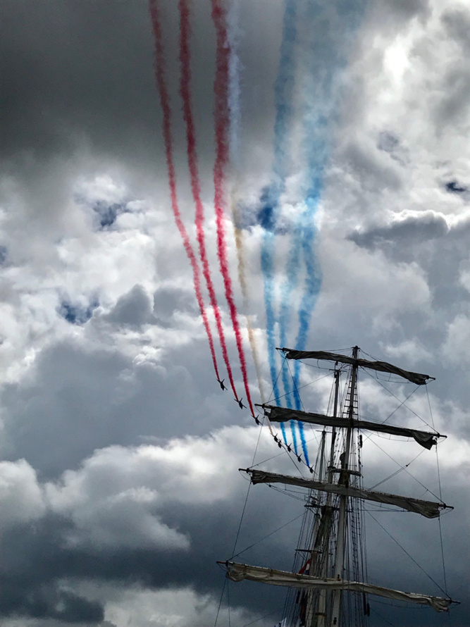 La Patrouille de France se donne en spectacle dans le ciel de Rouen en clôture de l’Armada 2019 La Patrouille de France se donne en spectacle dans le ciel de Rouen en clôture de l’Armada 2019