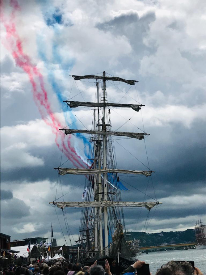La Patrouille de France se donne en spectacle dans le ciel de Rouen en clôture de l’Armada 2019