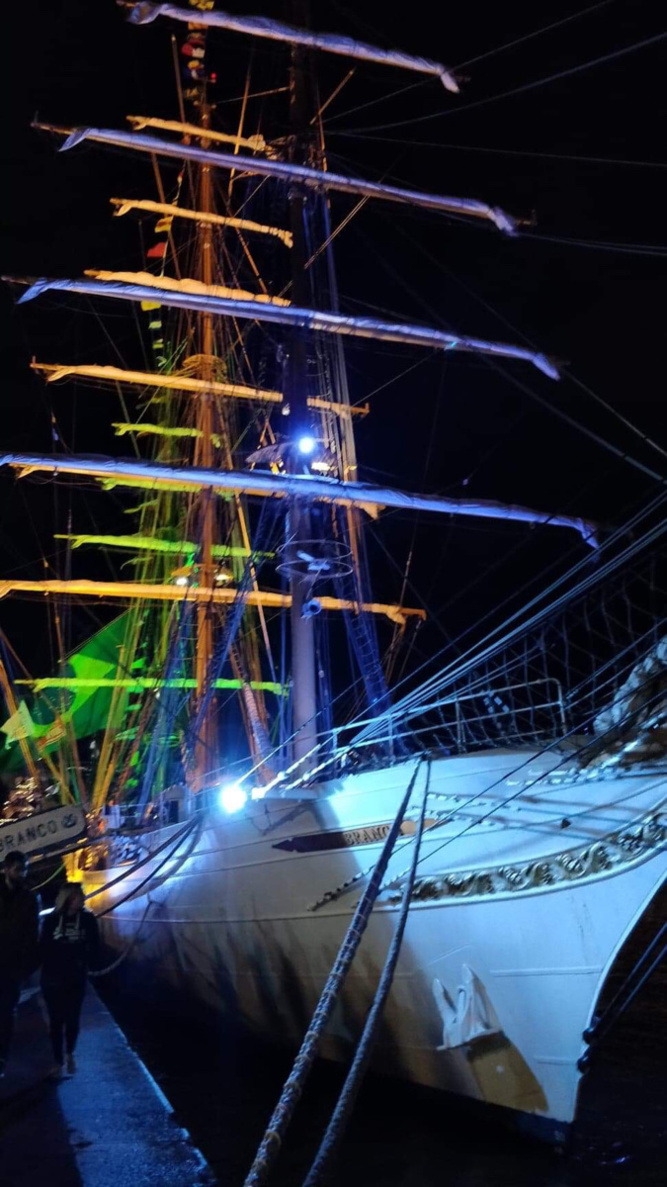 La Patrouille de France se donne en spectacle dans le ciel de Rouen en clôture de l’Armada 2019 La Patrouille de France se donne en spectacle dans le ciel de Rouen en clôture de l’Armada 2019