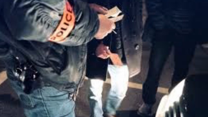 Les policiers étaient en sécurisation pour la fête de la musique - illustration Les policiers étaient en sécurisation pour la fête de la musique - illustration