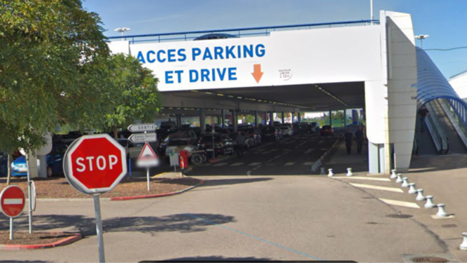 Un camping-car et quatre autres véhicules en feu au centre Leclerc de Saint-Pierre-lès-Elbeuf Un camping-car et quatre autres véhicules en feu au centre Leclerc de Saint-Pierre-lès-Elbeuf