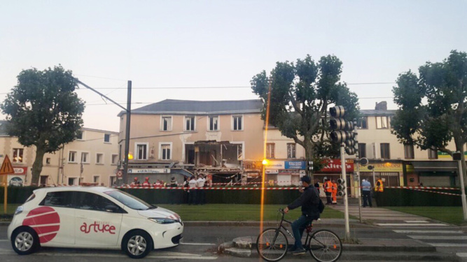 Seine-Maritime : la façade d’un commerce s’effondre à Petit-Quevilly sans faire de victime Seine-Maritime : la façade d’un commerce s’effondre à Petit-Quevilly sans faire de victime