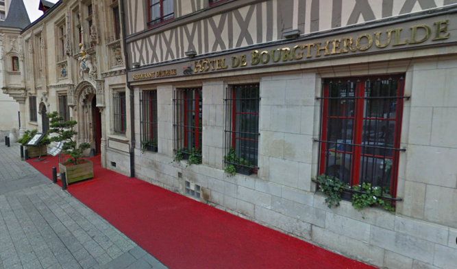 L'Hôtel de Bourgtheroulde, place de la Pucelle - illustration L'Hôtel de Bourgtheroulde, place de la Pucelle - illustration