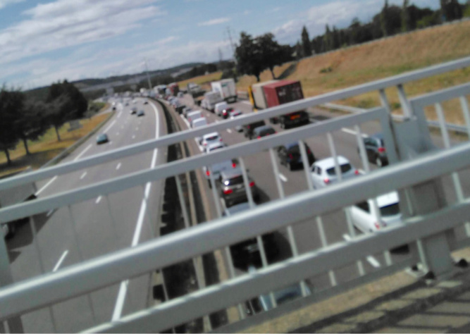 Accident entre deux camions sur l’A13 à Guerville : bouchon de 6 km vers la Normandie Accident entre deux camions sur l’A13 à Guerville : bouchon de 6 km vers la Normandie