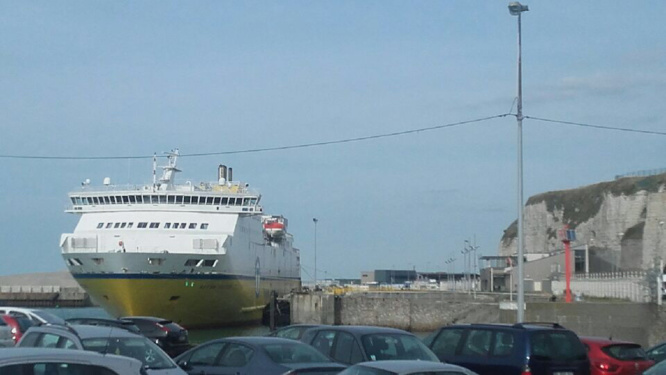 Le poids lourd s’apprêtait à embarquer sur le ferry à destination de New Haven en Angleterre  - Photo @ infonormandie
