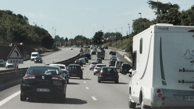 Sur l’autoroute de Normandie - Illustration @ infonormandie Sur l’autoroute de Normandie - Illustration @ infonormandie