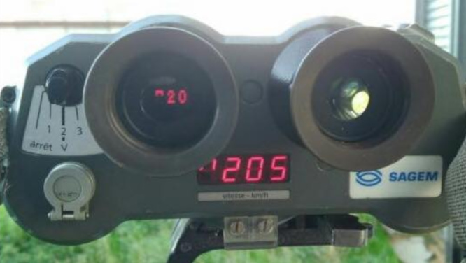 205 km/h sur une route où la vitesse est limitée à 80km/h - Photo © Gendarmerie 76