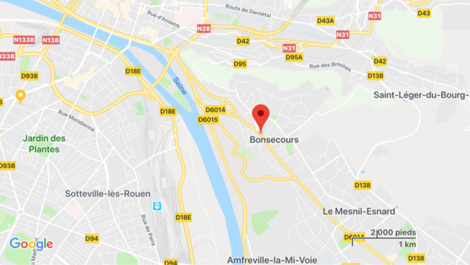 Un bus vide prend feu à Bonsecours près de Rouen : la route de Paris coupée Un bus vide prend feu à Bonsecours près de Rouen : la route de Paris coupée