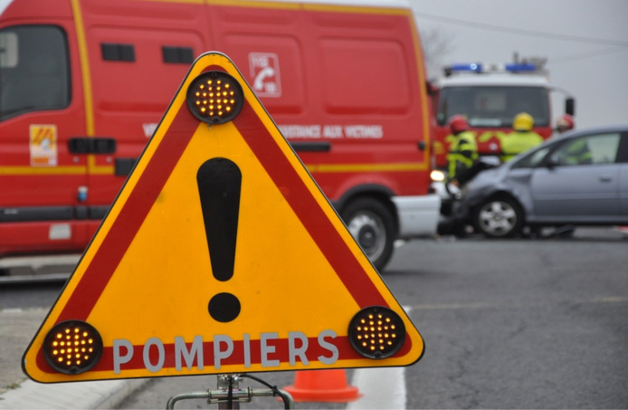 Le conducteur, blessé grièvement, a été pris en chare par les sapeurs-pompiers et conduit au CHU de Rouen - Illustration