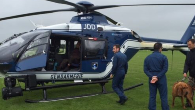 Un hélicoptère équipé d'une caméra thermique et un chien pisteur ont procédé aux recherches - Illustration © Gendarmerie Facebook