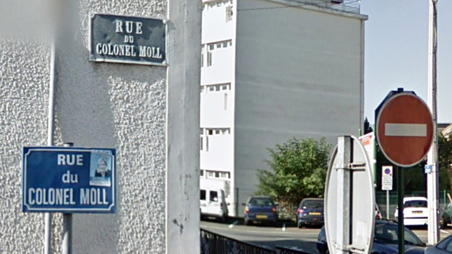 Bastonne Par Deux Individus Masques Dans Un Bar A Chicha A Mantes La Jolie Yvelines