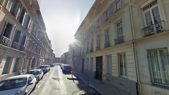 Le jeune homme blessé a été découvert inconscient rue Stanislas Girardin - Illustration Le jeune homme blessé a été découvert inconscient rue Stanislas Girardin - Illustration