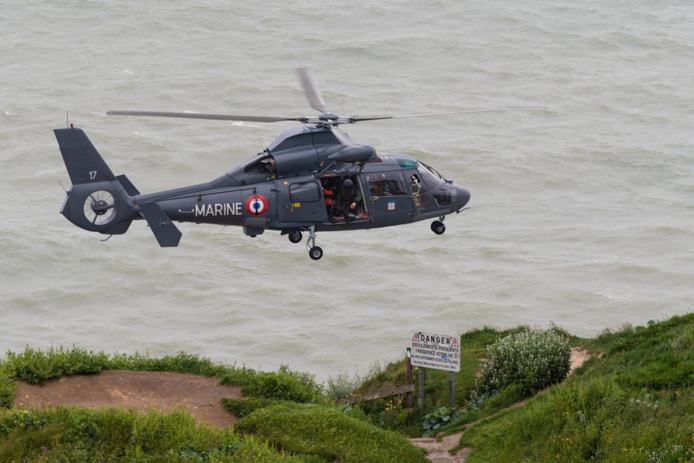 L'hélicoptère de la Marine nationale a participé aux recherches - Photo © Marine nationale/Prémar