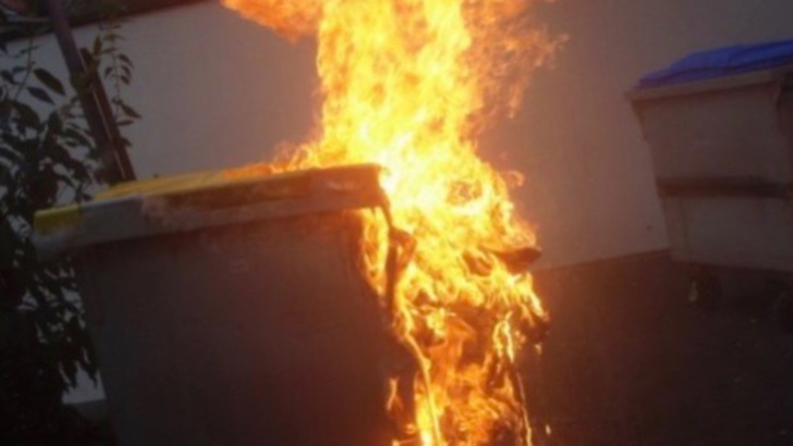 Le conteneur était embrasé à l’arrivée des secours - Illustration Le conteneur était embrasé à l’arrivée des secours - Illustration