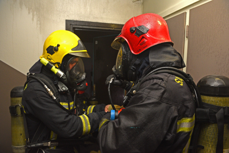 Les sapeurs-pompiers sont intervenus à deux reprises dans le même immeuble - Illustration © Sdis78