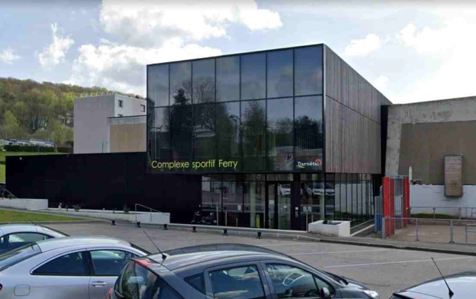 Fausse alerte à la prise d'otage à Darnétal, près de Rouen : un adolescent de 15 ans en garde à vue Fausse alerte à la prise d'otage à Darnétal, près de Rouen : un adolescent de 15 ans en garde à vue