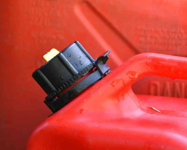 Deux bidons d’essence ont été retrouvés sur le lieu de l’incendie - Illustration @ iStockphoto Deux bidons d’essence ont été retrouvés sur le lieu de l’incendie - Illustration @ iStockphoto