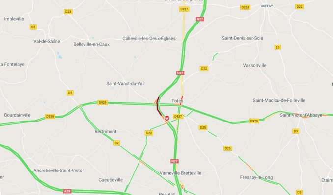 Seine-Maritime : un camion frigorifique dévasté par les flammes sur la RN27 entre Dieppe et Rouen Seine-Maritime : un camion frigorifique dévasté par les flammes sur la RN27 entre Dieppe et Rouen