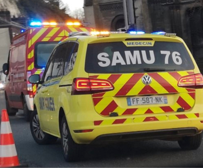 Le blessé a été transporté médicalisé par le SAMU au centre hospitalier universitaire de Rouen - Illustration @ infoNormandie