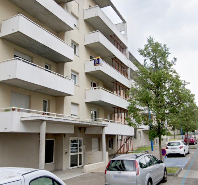 Une jeune femme chute de son balcon au 3ème étage à Sotteville-lès-Rouen : blessée grave 