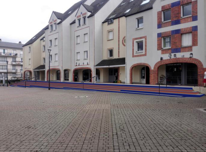 Un nouveau carrelage va être posé sur la place - photo @ ville Évreux Un nouveau carrelage va être posé sur la place - photo @ ville Évreux