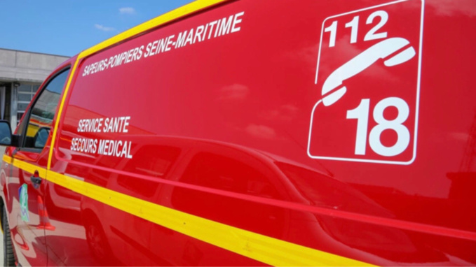 Les deux blessés ont été transportés par les sapeurs-pompiers vers le CHU de Rouen - Illustration © Sdis76