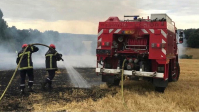 Hier, 14 hectares de chaume et 1 000 m2 d’herbes sèches sont partis en fumée dans le département - Illustration