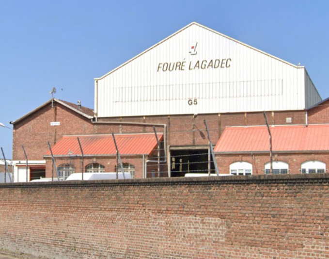 Incendie dans un bâtiment industriel au Havre : 100 m2 de toiture endommagés Incendie dans un bâtiment industriel au Havre : 100 m2 de toiture endommagés